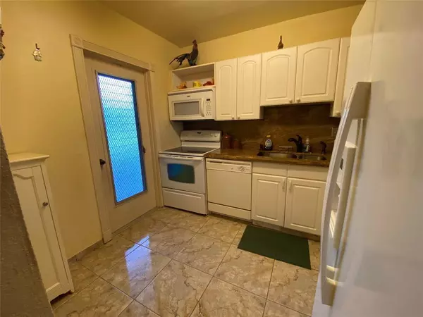 Hollywood, FL 33021,1001 Hillcrest Court #108