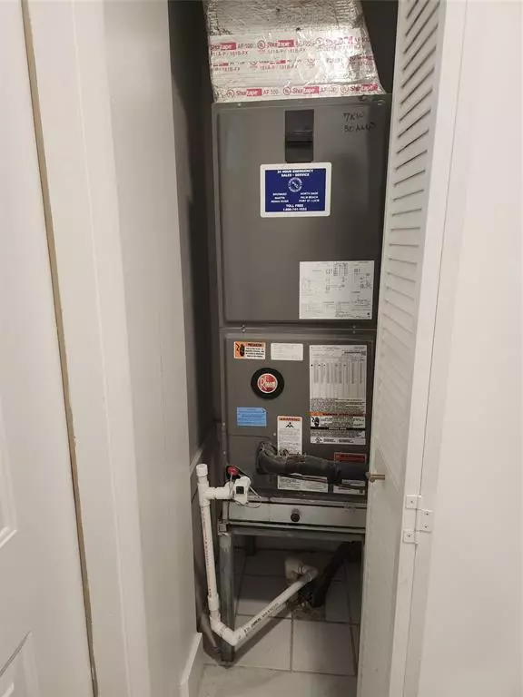 Weston, FL 33326,1303 Seagrape Cir