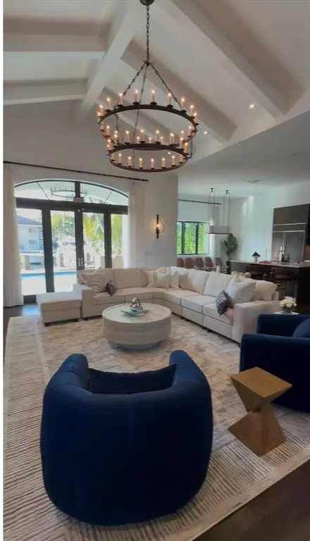 Fort Lauderdale, FL 33301,49 Fiesta Way