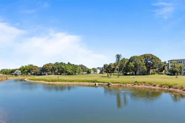 Coconut Creek, FL 33066,4701 Martinique Dr #F1