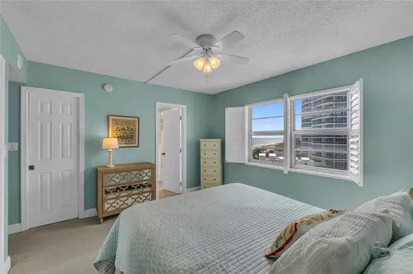 Lauderdale By The Sea, FL 33062,1500 S Ocean Blvd #705
