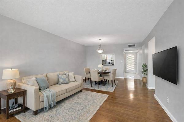 9300 SW 8th Street #303, Boca Raton, FL 33428