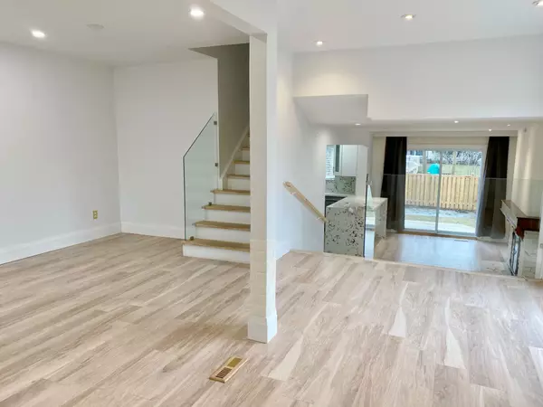 Richmond Hill, ON L4C 5C1,37 Springhead GDNS