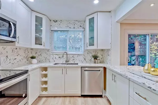 Richmond Hill, ON L4C 5C1,37 Springhead GDNS