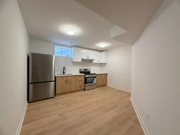 Barrie, ON L4M 6Z3,18 Monique CRES #Lower