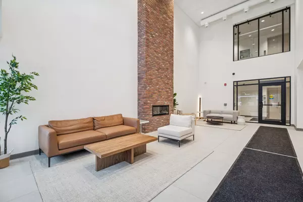 Clearview, ON L0M 1G0,121 Mary ST #405