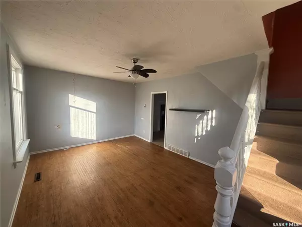 Assiniboia, SK S0H 0B0,421 3rd AVENUE E