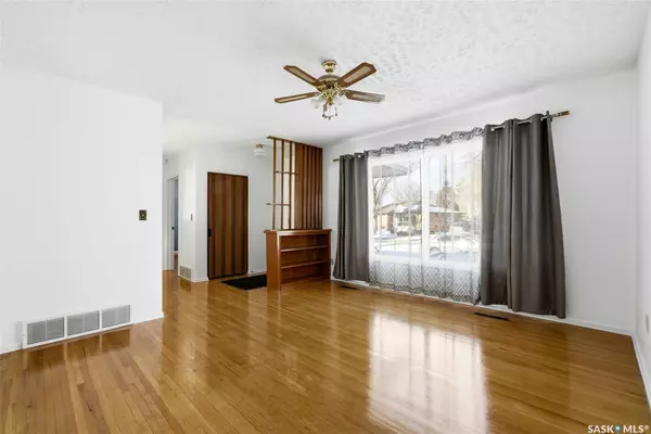 Regina, SK S4R 3V8,3213 Patricia AVENUE