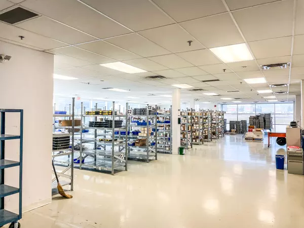 Mississauga, ON L4W 4X5,2800 Matheson BLVD E #Option2