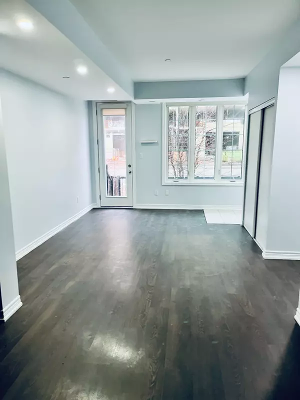 Oakville, ON L6H 0X6,2205 Lillykin ST #5