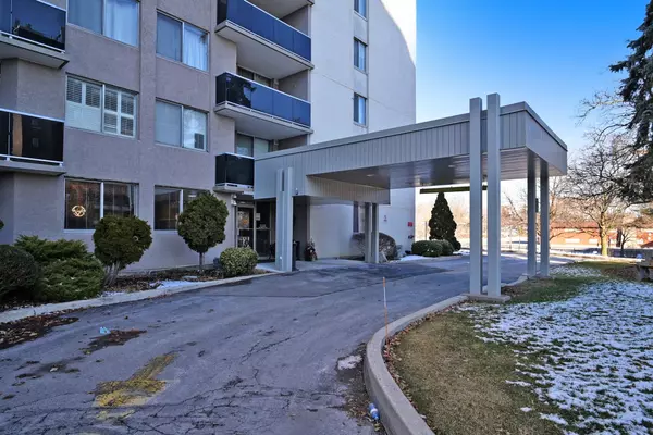 Milton, ON L9T 3X4,81 Millside DR #703