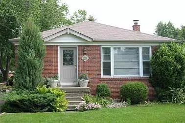 29 Maple AVE N, Mississauga, ON L5H 2R9