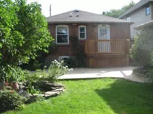 Mississauga, ON L5H 2R9,29 Maple AVE N