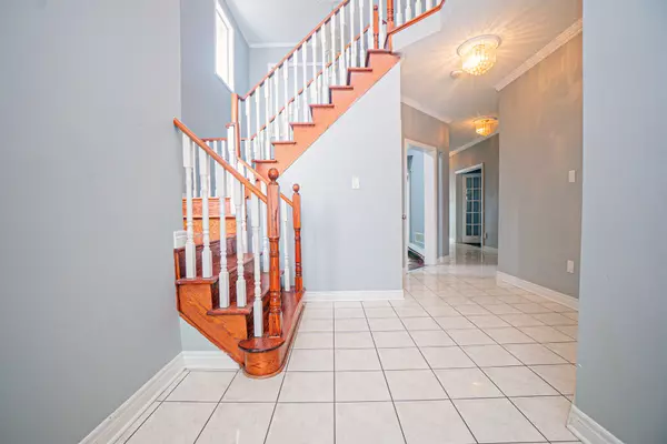 Brampton, ON L6X 4T3,9 Whitewash WAY E