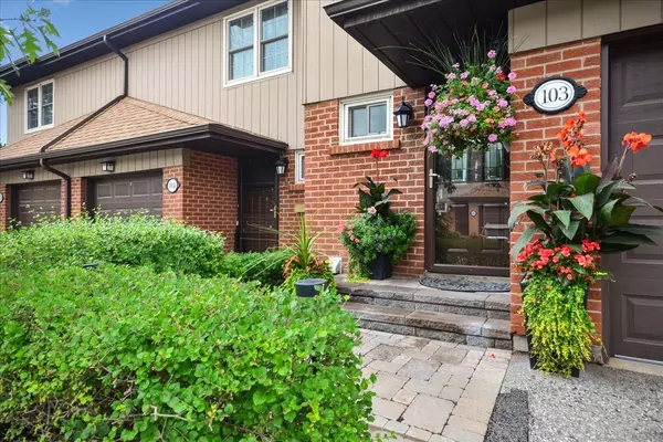 Mississauga, ON L4W 2N9,1951 Rathburn RD E #103