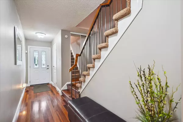 Mississauga, ON L4W 2N9,1951 Rathburn RD E #103