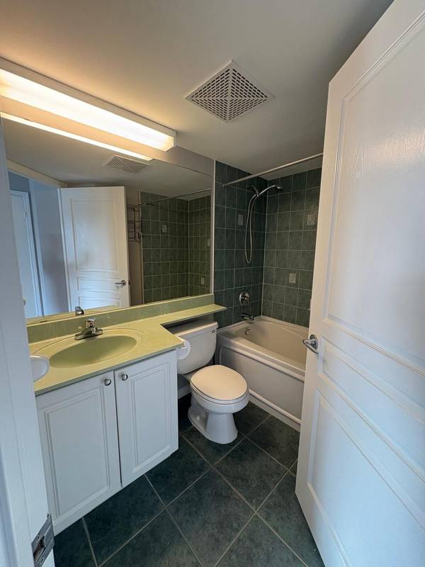 Brampton, ON L6Y 5H5,300 Ray Lawson BLVD #205