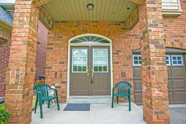 Mississauga, ON L5M 7J7,3246 Angel Pass DR