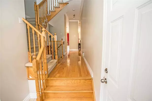 Mississauga, ON L5M 7J7,3246 Angel Pass DR