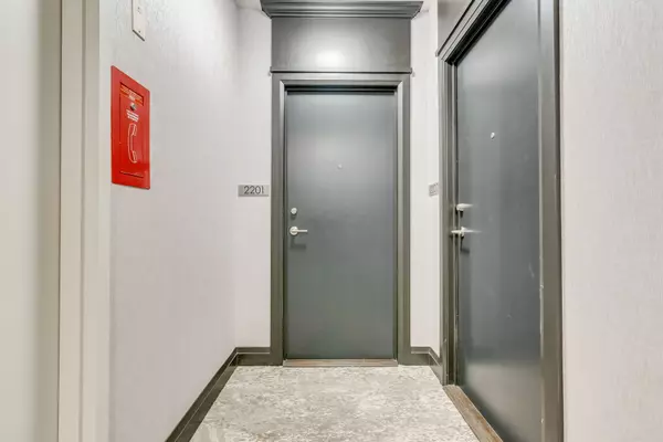 Mississauga, ON L5B 0B9,3504 Hurontario ST #2201