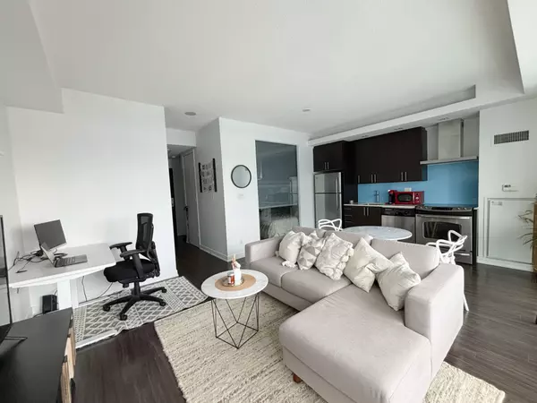 Toronto W06, ON M8Y 0B3,165 Legion RD N #1025