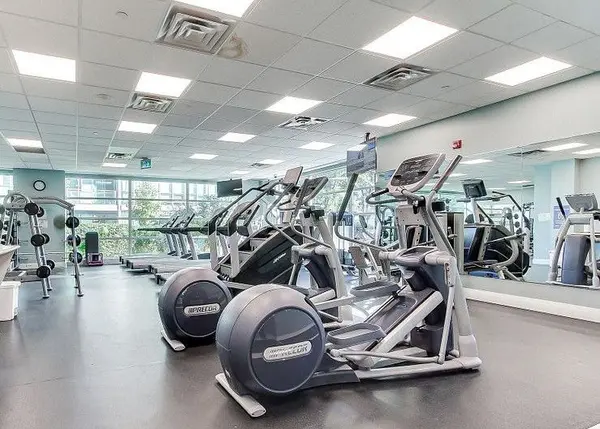 165 Legion RD N #1025, Toronto W06, ON M8Y 0B3