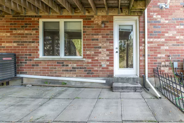 Guelph, ON N1L 0A2,42 HASLER CRES