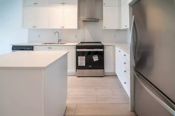 Kitchener, ON N2H 0C9,55 Duke ST W #213