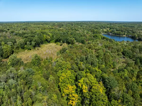 Tay Valley, ON K0G 1X0,406 Crozier RD