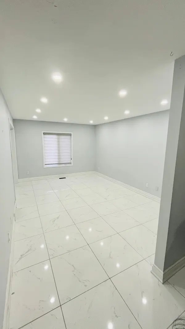 London South, ON N5Z 5B4,803 Deveron CRES