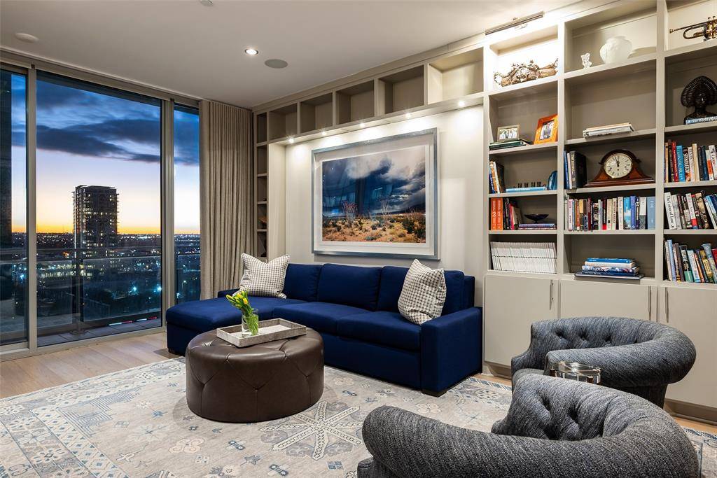 2900 Mckinnon Street #1103, Dallas, TX 75201