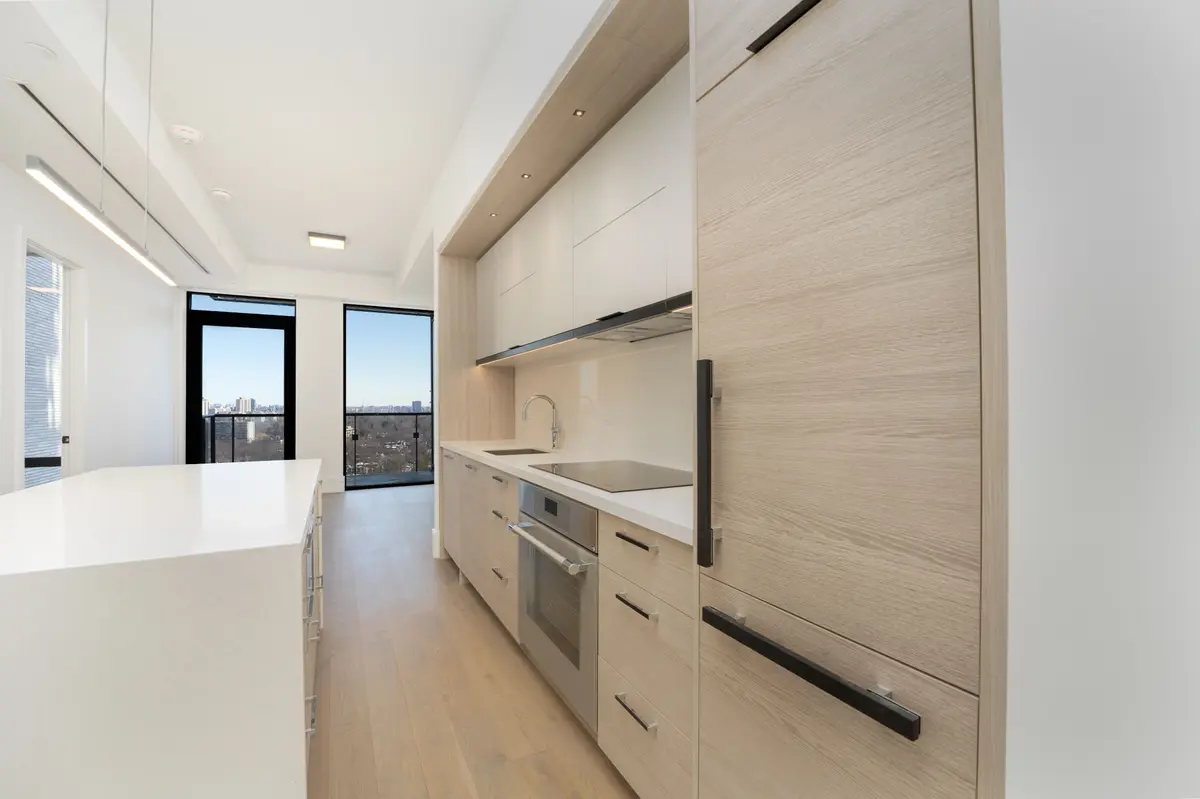 Toronto C03, ON M4V 1W7,215 Lonsdale RD #1505