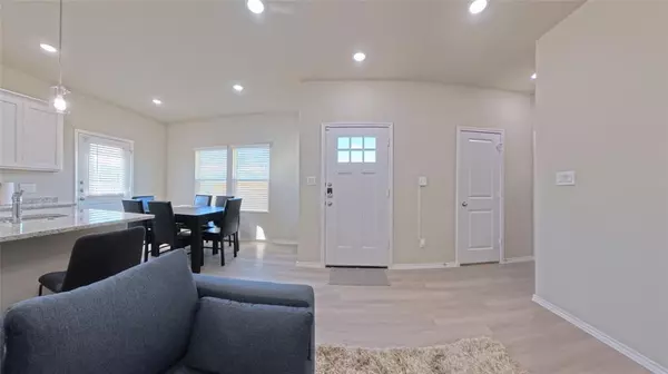 Burleson, TX 76028,3501 E Renfro Street #401