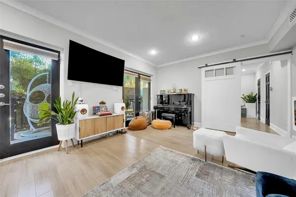 Dallas, TX 75230,10209 Regal Oaks Drive #111