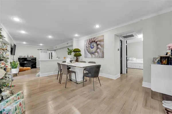 Dallas, TX 75230,10209 Regal Oaks Drive #111