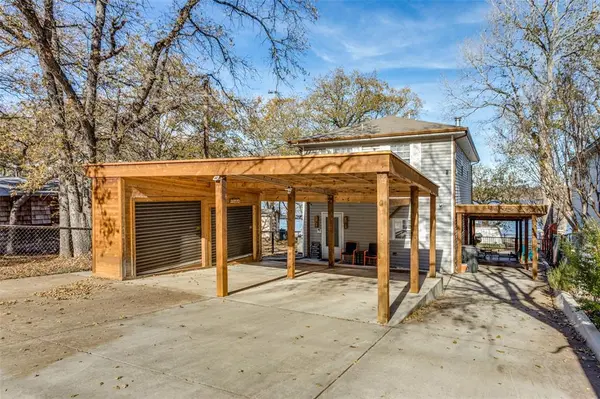 Weatherford, TX 76087,1152 W Lake Drive