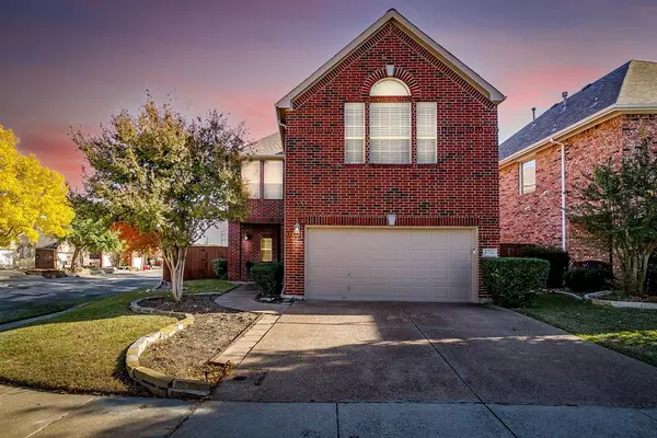 8216 Dogwood Lane, Irving, TX 75063