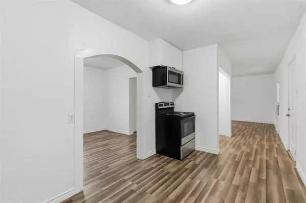 Denison, TX 75020,613 W Murray Street