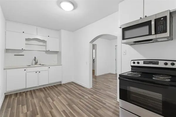 Denison, TX 75020,613 W Murray Street