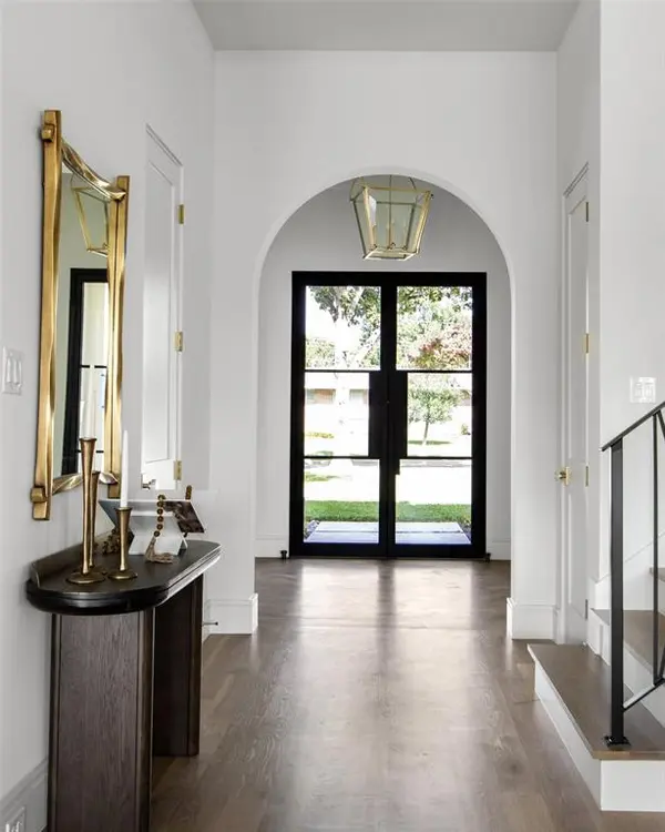 Dallas, TX 75229,10335 Hedgeway Drive