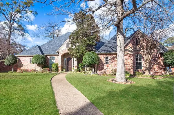 2111 Holly Hill Drive, Tyler, TX 75703