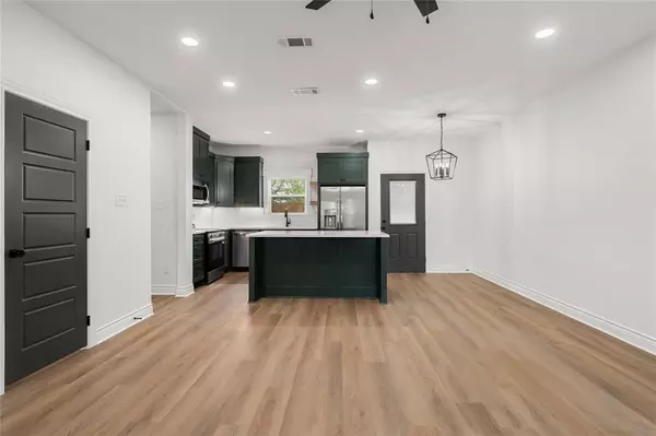 Valley Mills, TX 76689,307 Live Oak Trail