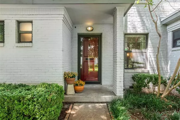 Dallas, TX 75235,4953 N Hall Street