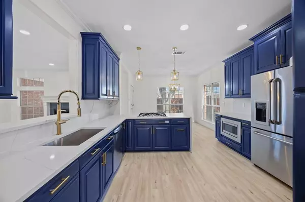 Dallas, TX 75248,7323 Highland Heather Lane