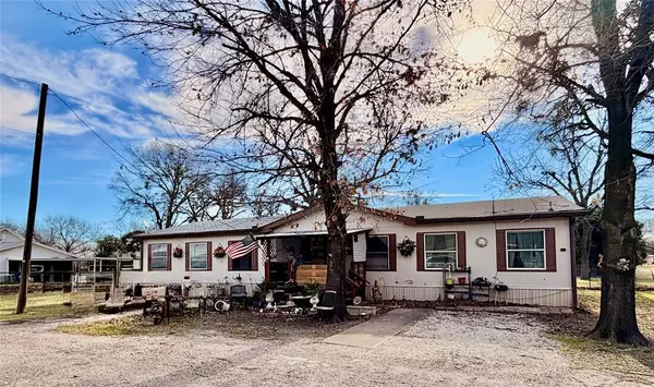 Bynum, TX 76631,205 Hamilton Street