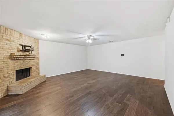 Arlington, TX 76017,5910 Willow View Drive