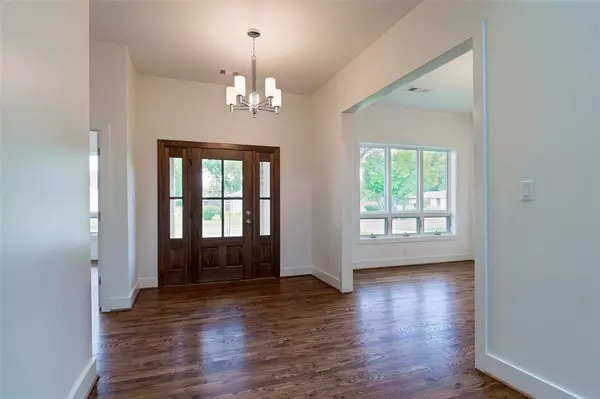 Dallas, TX 75209,7507 Robin Road