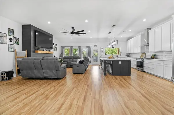 Valley Mills, TX 76689,906 S 3rd Street