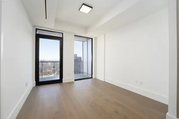 Toronto C03, ON M4V 1W7,215 Lonsdale RD #1505