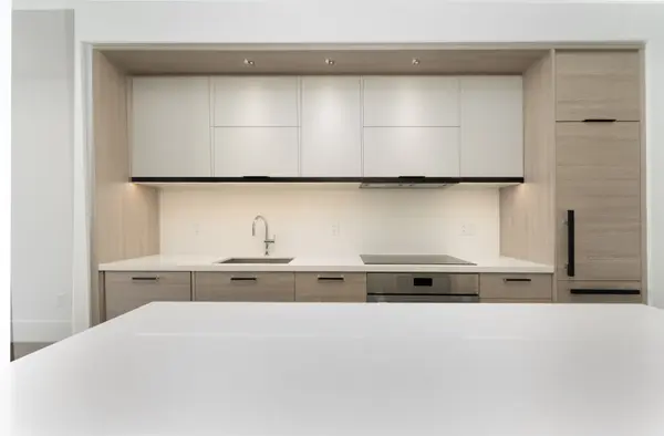 Toronto C03, ON M4V 1W7,215 Lonsdale RD #1505